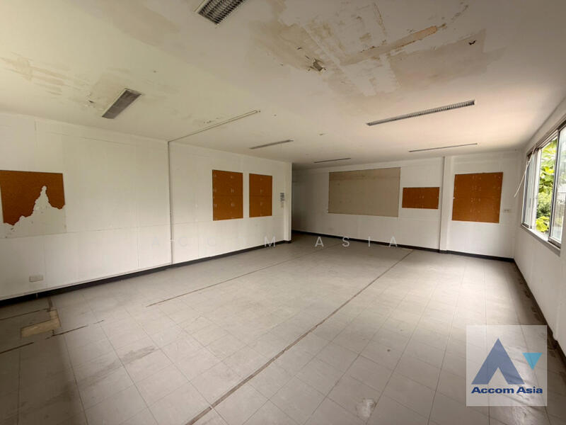 For Rent - Home Office House for Rent in Sukhumvit, Bangkok near BTS Ekkamai (AA44853), Bangkok