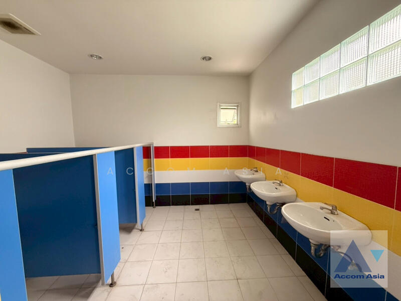 For Rent - Home Office House for Rent in Sukhumvit, Bangkok near BTS Ekkamai (AA44853), Bangkok