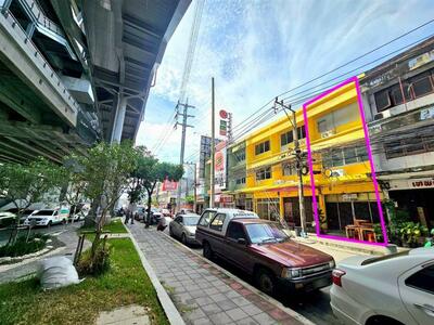 ขาย - อาคารพาณิชย์ 3 ชั้น 15 ตร.ว. อาคารพาณิชย์ ซอยศรีนครินทร์2 ใกล้แยกลำสาลี ติดรถไฟฟ้าสายสีเหลือง, กรุงเทพ