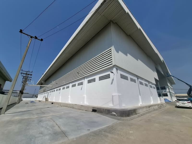กำลังรีโนเวทใหม่ พร้อมอยู่ 15 ม.ค.69 ทำเลบางนา-ตราด กม.23 ให้เช่าโกดังโรงงาน เนื้อที่ เกือบ 7 ไร่, สมุทรปราการ, บางนา-ตราด, บางเสาธง, บางเสาธง, สมุทรปราการ, 5,580 ตร.ม., โกดัง-โรงงาน ให้เช่า, โดย บุษบา รัตนวงษ์ชัย, 500011950 - DDproperty.com