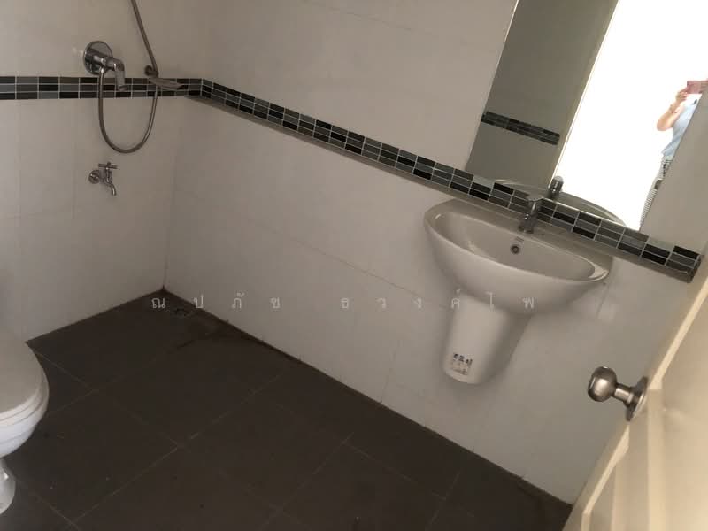The Trop 2 Motorway-Ladkrabang, Bangkok, Prachapattana Road, Thab Yao, Lat Krabang, Bangkok, 3 Bedrooms, 230 sqm, Townhouse For Sale, by ณปภัช ธวงค์ไพ, 500011978 - DDproperty.com
