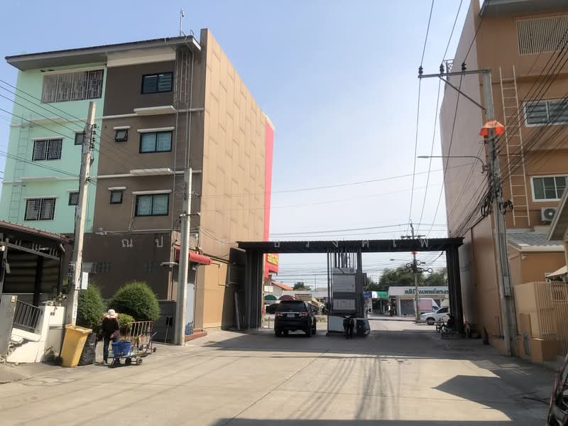The Trop 2 Motorway-Ladkrabang, Bangkok, Prachapattana Road, Thab Yao, Lat Krabang, Bangkok, 3 Bedrooms, 230 sqm, Townhouse For Sale, by ณปภัช ธวงค์ไพ, 500011978 - DDproperty.com