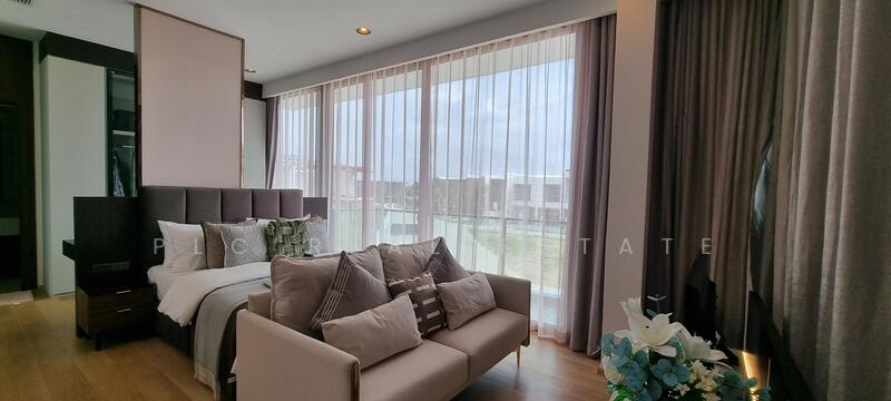 Luxury 4-Bedroom Pool Villa for Sale in Thung Klom-Tan Man, Chon Buri (Pattaya), Bang Lamung, Bang Lamung (Pattaya), Chon Buri (Pattaya), 4 Bedrooms, 375 sqm, Single Detached House For Sale, by PLC Real Estate, 500012059 - DDproperty.com