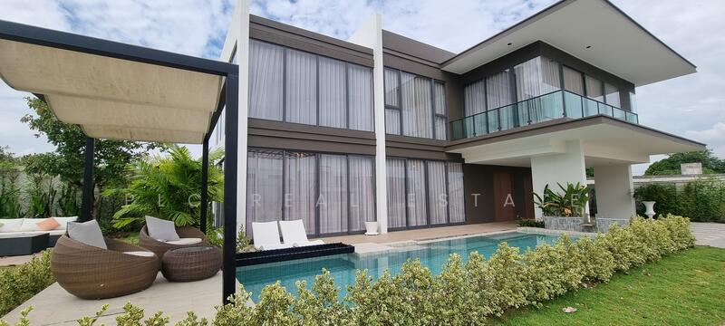 Luxury 4-Bedroom Pool Villa for Sale in Thung Klom-Tan Man, Chon Buri (Pattaya), Bang Lamung, Bang Lamung (Pattaya), Chon Buri (Pattaya), 4 Bedrooms, 375 sqm, Single Detached House For Sale, by PLC Real Estate, 500012059 - DDproperty.com