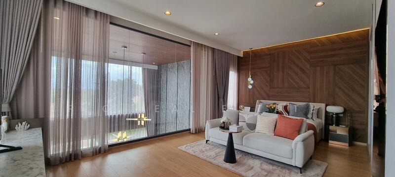 Luxury 4-Bedroom Pool Villa for Sale in Thung Klom-Tan Man, Chon Buri (Pattaya), Bang Lamung, Bang Lamung (Pattaya), Chon Buri (Pattaya), 4 Bedrooms, 375 sqm, Single Detached House For Sale, by PLC Real Estate, 500012059 - DDproperty.com