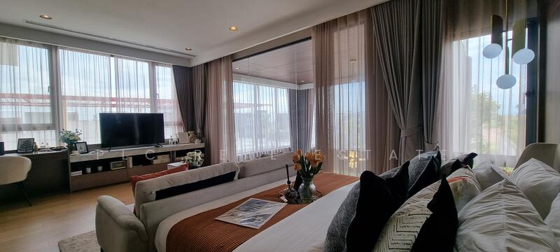 Luxury 4-Bedroom Pool Villa for Sale in Thung Klom-Tan Man, Chon Buri (Pattaya), Bang Lamung, Bang Lamung (Pattaya), Chon Buri (Pattaya), 4 Bedrooms, 375 sqm, Single Detached House For Sale, by PLC Real Estate, 500012059 - DDproperty.com