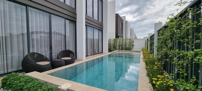 Luxury 4-Bedroom Pool Villa for Sale in Thung Klom-Tan Man, Chon Buri (Pattaya), Bang Lamung, Bang Lamung (Pattaya), Chon Buri (Pattaya), 4 Bedrooms, 285 sqm, Single Detached House For Sale, by PLC Real Estate, 500012065 - DDproperty.com