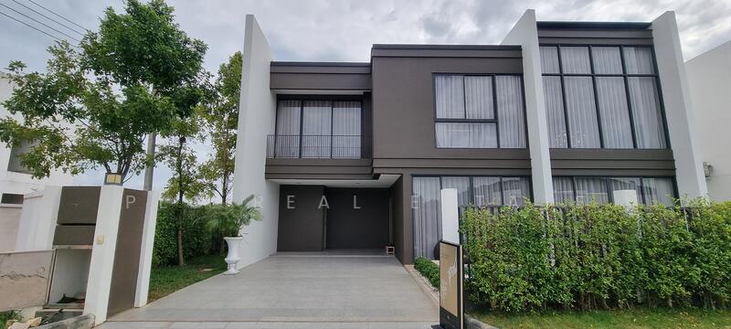 Luxury 4-Bedroom Pool Villa for Sale in Thung Klom-Tan Man, Chon Buri (Pattaya), Bang Lamung, Bang Lamung (Pattaya), Chon Buri (Pattaya), 4 Bedrooms, 285 sqm, Single Detached House For Sale, by PLC Real Estate, 500012065 - DDproperty.com