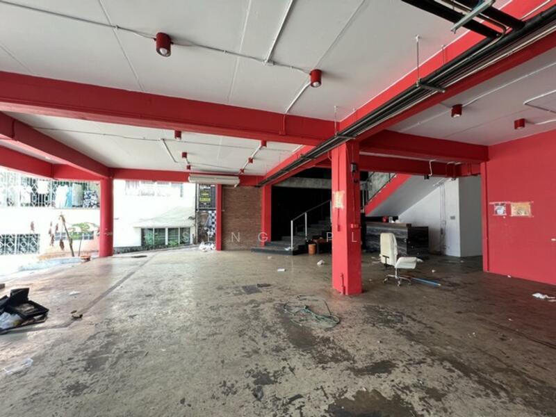 ให้เช่า - ให้เช่าอาคารสแตนด์อโลน 2.5 ชั้น ที่จอดรถจอดได้หลายคัน ย่านห้วยขวาง ดินแดง, กรุงเทพ