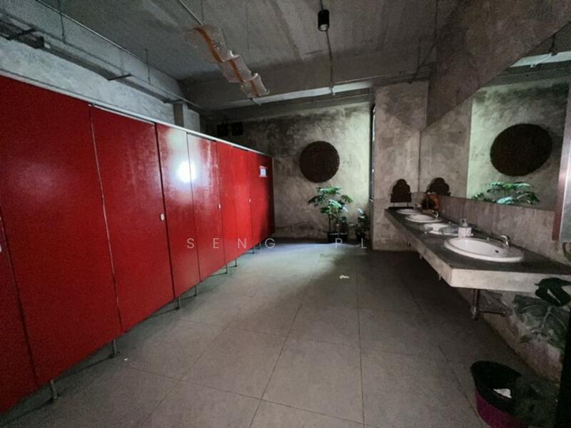 ให้เช่า - ให้เช่าอาคารสแตนด์อโลน 2.5 ชั้น ที่จอดรถจอดได้หลายคัน ย่านห้วยขวาง ดินแดง, กรุงเทพ