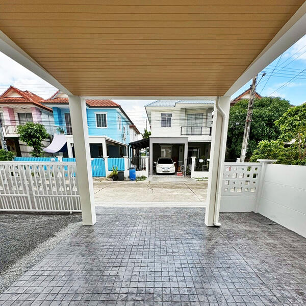 ขาย - Paravee Petchkasem 63 : บ้านปารวีร์ เพชรเกษม 63, กรุงเทพ