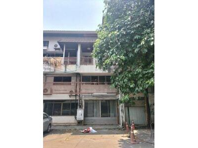 ขาย - ตำนานโฟล์ครีเทิร์นเชียงใหม่, เชียงใหม่