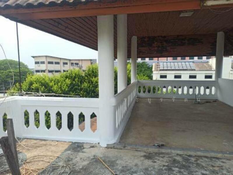 ขาย - ตำนานโฟล์ครีเทิร์นเชียงใหม่, เชียงใหม่