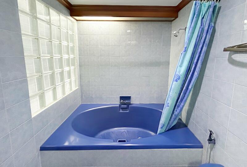 For Sale - Silver Beach Condominium, Chon Buri