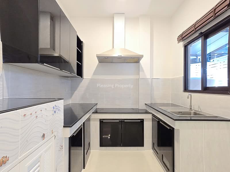 The City Pattanakarn, Bangkok, On Nut Road, Prawet, Bangkok, 4 Bedrooms, 340 sqm, Single Detached House For Sale, by Roongrat Maitreejittawon, 500012556 - DDproperty.com