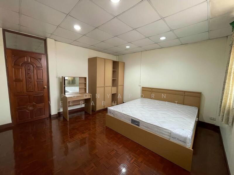 ให้เช่า - ให้เช่า บ้านเดี่ยว ซอยจรัญสนิทวงศ์ 1 : Detached house Soi Charansanitwong 1, กรุงเทพ