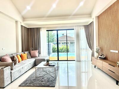 ขาย - Pool Villa – 4-Bedroom Villa for Sale in Huay Yai, ชลบุรี