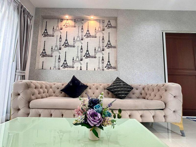 For Rent - The Complete Sriracha, Chon Buri