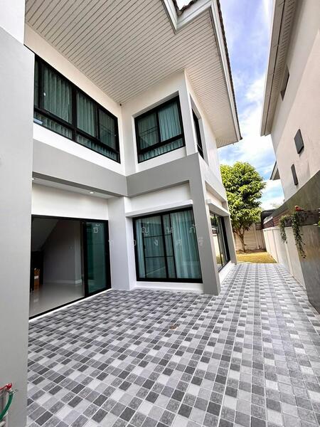 For Rent - The Complete Sriracha, Chon Buri
