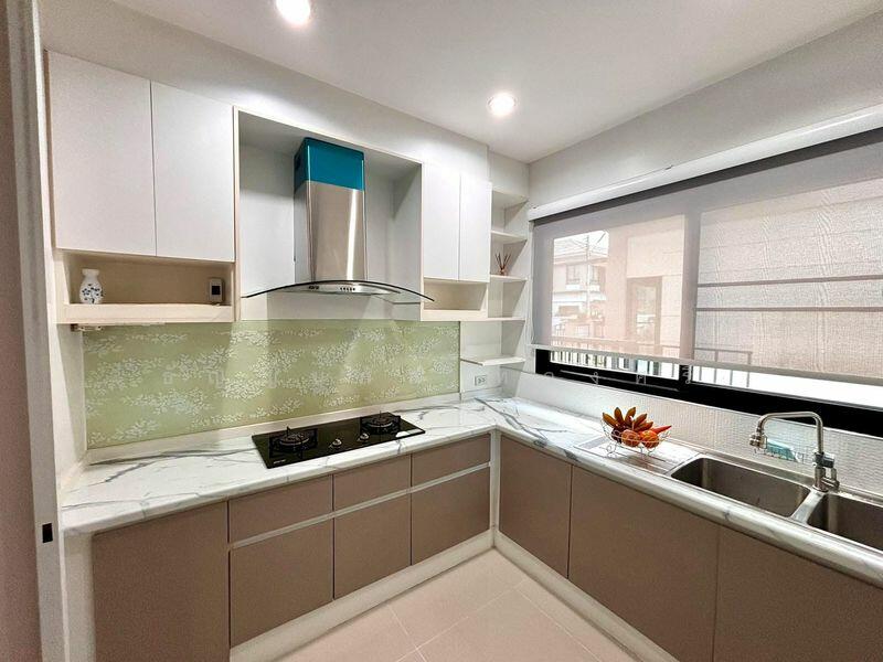 ให้เช่า - The Complete Sriracha, ชลบุรี