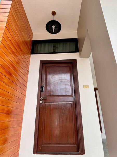 For Rent - The Complete Sriracha, Chon Buri