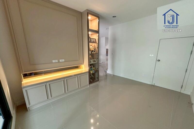 V Compound Bangna-Srinakarin, Samut Prakan, Bang Kaeo, Bang Plee, Samut Prakan, 2 Bedrooms, 124 sqm, Single Detached House For Sale, by สง่าชัย ไทรทองคำ, 500013437 - DDproperty.com