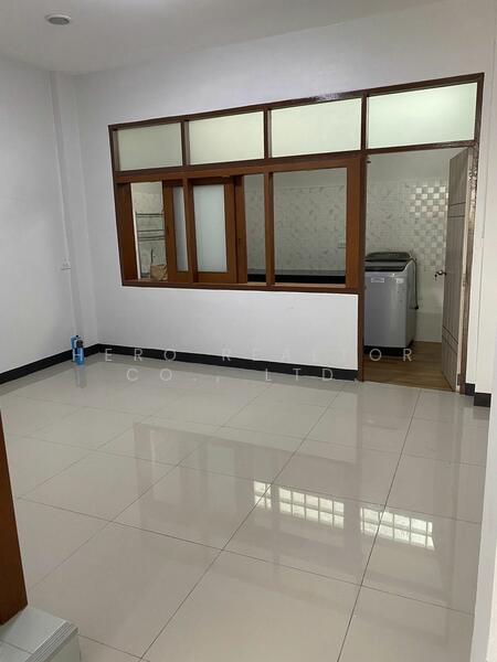 ให้เช่า - For Rent Bangkok Townhouse Pracha Rat Bamphen Huai Khwang MRT Huai Khwang BRE26081, กรุงเทพ