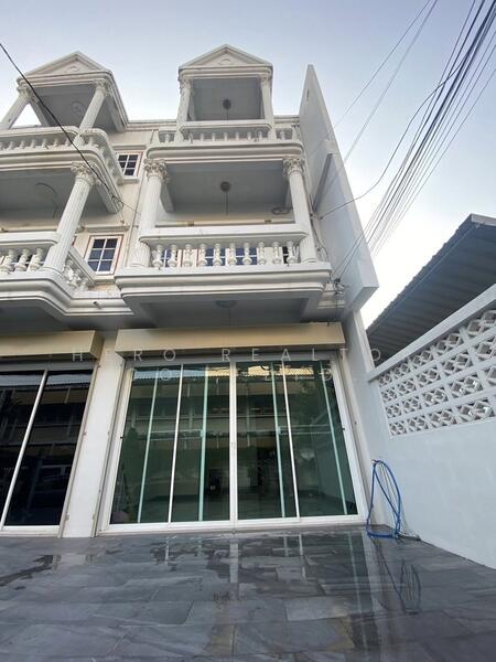 ให้เช่า - For Rent Bangkok Townhouse Pracha Rat Bamphen Huai Khwang MRT Huai Khwang BRE26081, กรุงเทพ