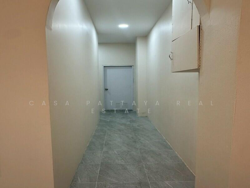 ขาย - อาคารพาณิชย์ 3 ชั้น ทำเลทอง ซอยบัวขาว, ชลบุรี