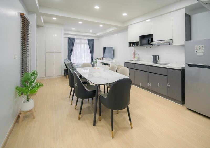 ขาย - 4-Br Townhouse near BTS Saint Louis (1585602), กรุงเทพ