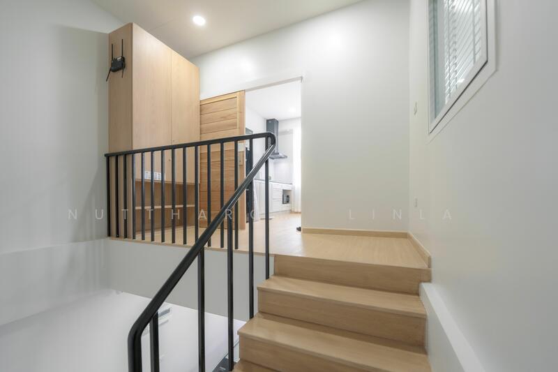 ขาย - 4-Br Townhouse near BTS Saint Louis (1585602), กรุงเทพ