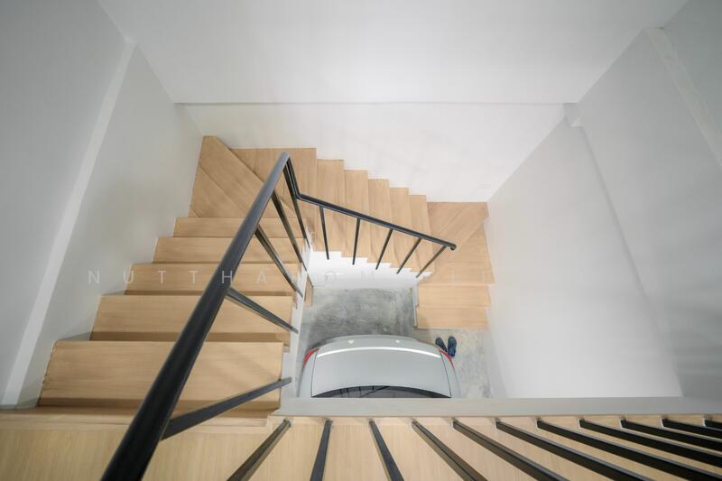 ขาย - 4-Br Townhouse near BTS Saint Louis (1585602), กรุงเทพ