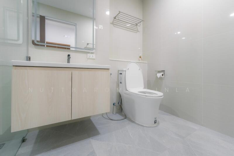 ขาย - 4-Br Townhouse near BTS Saint Louis (1585602), กรุงเทพ