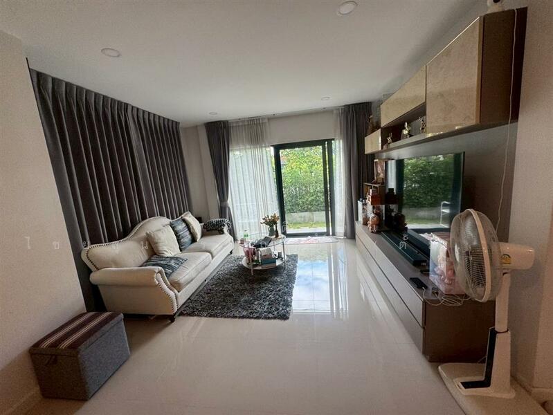 ขาย - Centro Wongwaen-Chatuchot (เซนโทร วงแหวน-จตุโชติ), กรุงเทพ