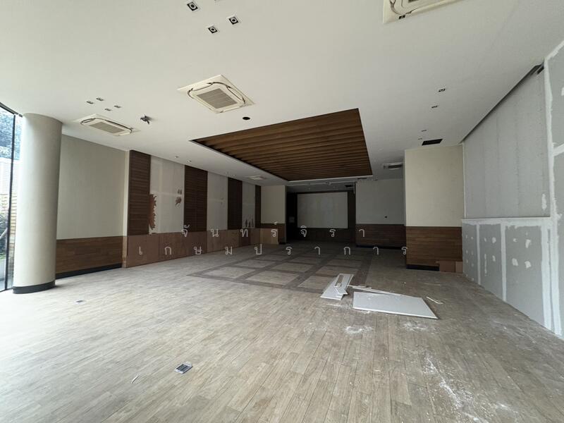 ให้เช่า - พื้นที่ร้านค้า/ออฟฟิศ 158 ตร.ม. ทำเลทองติดถนนใหญ่ ย่านพระโขนง-สุขุมวิท, กรุงเทพ