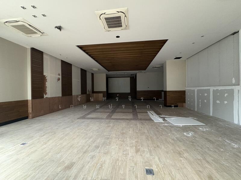 ให้เช่า - พื้นที่ร้านค้า/ออฟฟิศ 158 ตร.ม. ทำเลทองติดถนนใหญ่ ย่านพระโขนง-สุขุมวิท, กรุงเทพ