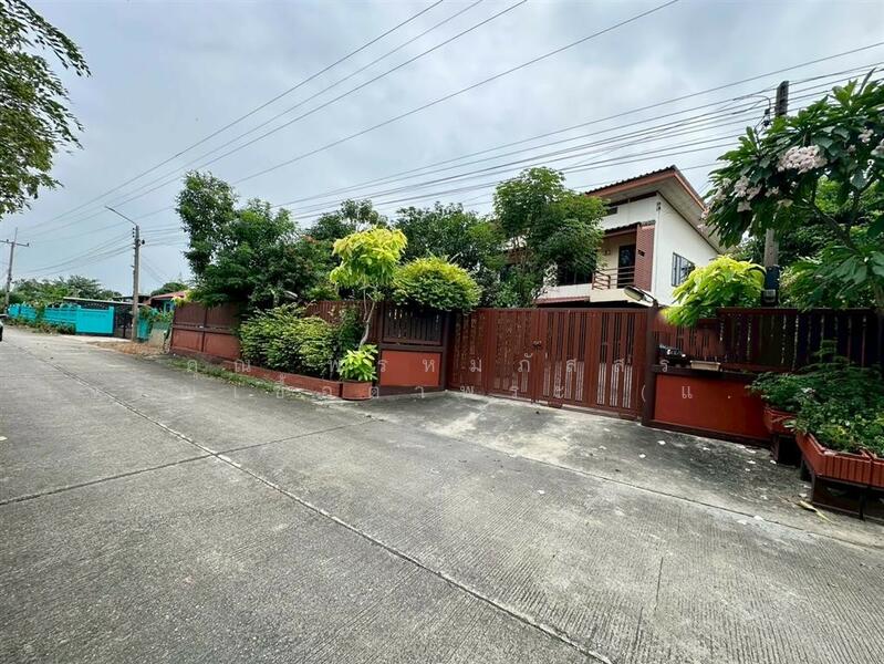 ขาย - บ้านเดี่ยว + ที่ดิน 2 ชั้น 316.4 ตร.ว. บ้านเดี่ยว + ที่ดิน ถนนปทุมธานี-บางปะหัน ใกล้โรงพยาบาลสามโคก, ปทุมธานี