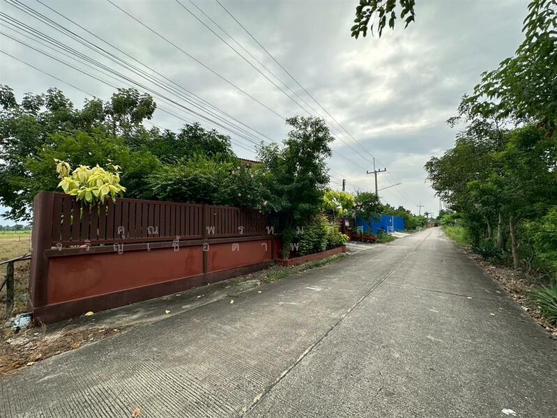 ขาย - บ้านเดี่ยว + ที่ดิน 2 ชั้น 316.4 ตร.ว. บ้านเดี่ยว + ที่ดิน ถนนปทุมธานี-บางปะหัน ใกล้โรงพยาบาลสามโคก, ปทุมธานี