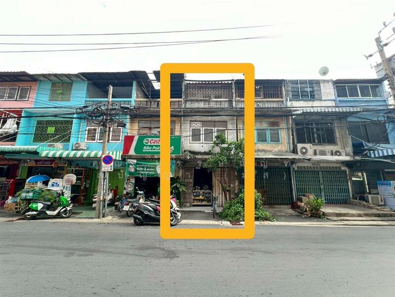 ขาย - ทาวน์เฮ้าส์ 2.5 ชั้น 12 ตร.ว. ทาวน์เฮ้าส์ ซอยสมเด็จพระเจ้าตากสิน19 ถนนสมเด็จพระเจ้าตากสิน, กรุงเทพ