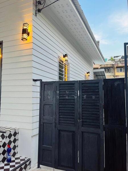 For Rent - ทำเลสาทรซอย 17 BTS เซนต์หลุยส์ ให้เช่าบ้าน เหมาะทำออฟฟิศ คาเฟ่ บาร์ลับ ทำเลดี, Bangkok