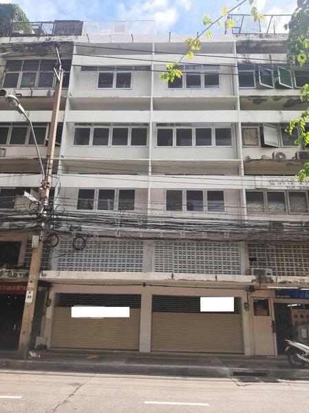 For Rent - ทำเลติดถนนใหญ่สี่พระยา จดบริษัทได้ ให้เช่าอาคารพาณิชย์ 2 คูหา ตีทะลุกัน 4.5 ชั้น รีโนเวทใหม่, Bangkok