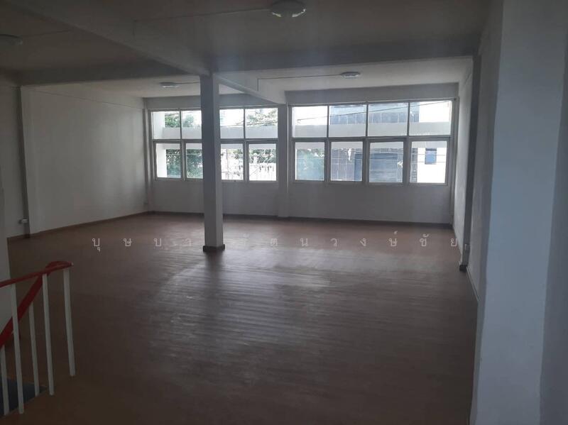 For Rent - ทำเลติดถนนใหญ่สี่พระยา จดบริษัทได้ ให้เช่าอาคารพาณิชย์ 2 คูหา ตีทะลุกัน 4.5 ชั้น รีโนเวทใหม่, Bangkok