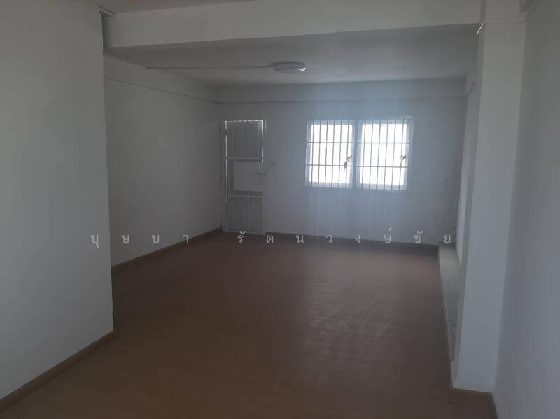 For Rent - ทำเลติดถนนใหญ่สี่พระยา จดบริษัทได้ ให้เช่าอาคารพาณิชย์ 2 คูหา ตีทะลุกัน 4.5 ชั้น รีโนเวทใหม่, Bangkok