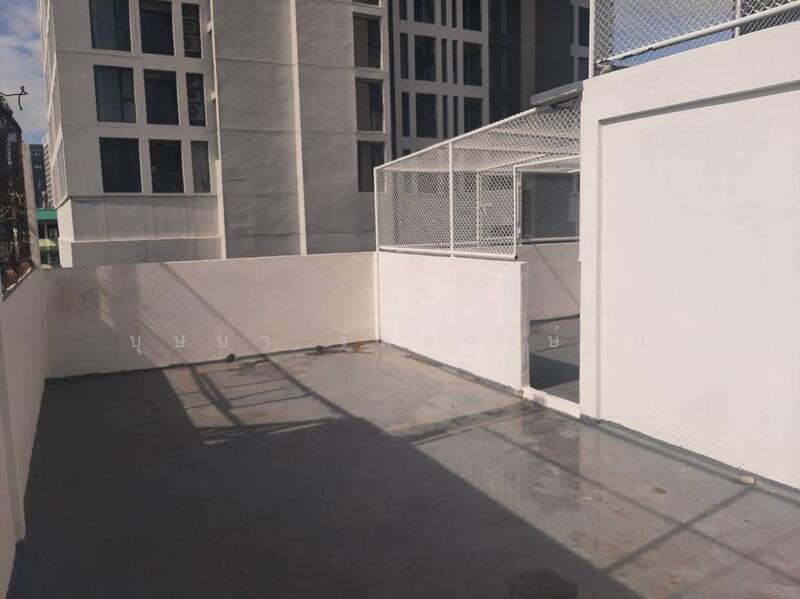 For Rent - ทำเลติดถนนใหญ่สี่พระยา จดบริษัทได้ ให้เช่าอาคารพาณิชย์ 2 คูหา ตีทะลุกัน 4.5 ชั้น รีโนเวทใหม่, Bangkok