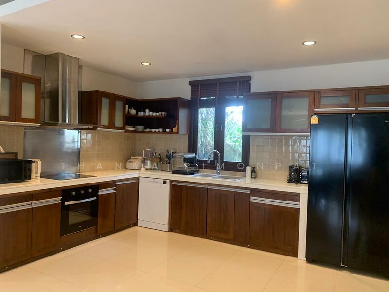 For Rent - Beachside Villa Veom Luxury 4 Bedrooms Villa Just 100 Meters, Surat Thani