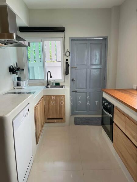 ให้เช่า - Pet Friendly 2 Bedrooms Townhouse Near Fisherman’s Village, สุราษฎร์ธานี