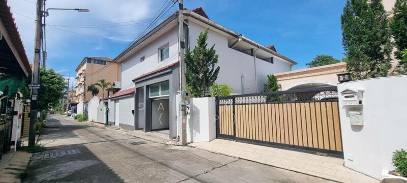 For Rent - Pool Villa In South Pattaya, Chon Buri