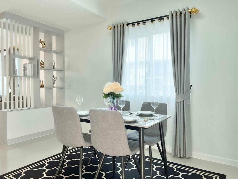 ขาย - Two-Story Townhouse3 Bedrooms for Sale in Laem Chabang, ชลบุรี