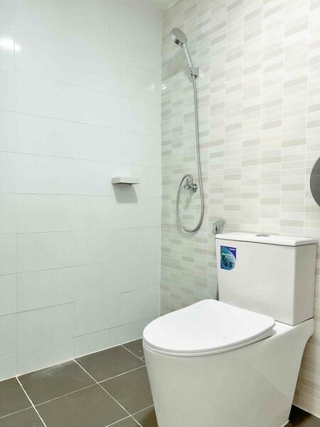 ขาย - Two-Story Townhouse3 Bedrooms for Sale in Laem Chabang, ชลบุรี