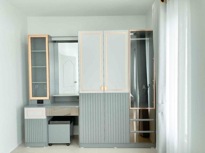 ขาย - Two-Story Townhouse3 Bedrooms for Sale in Laem Chabang, ชลบุรี